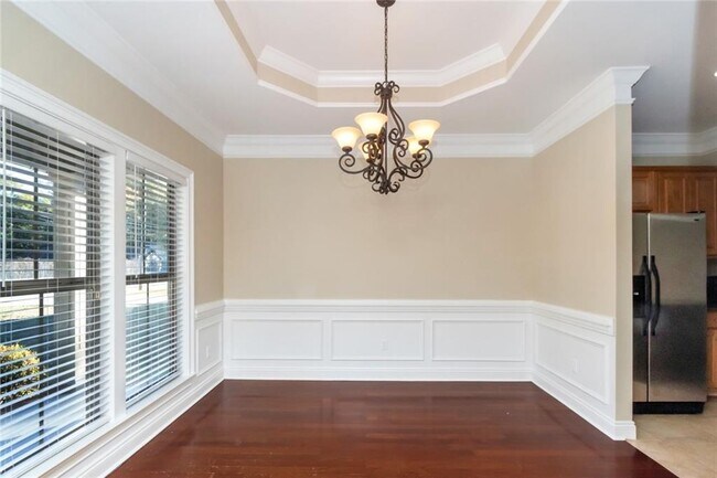 Building Photo - 1054 Linlen Ave