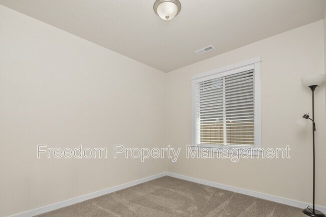 Building Photo - 6218 W los Flores Dr