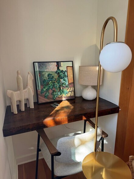 Building Photo - 148 E Hill Rd