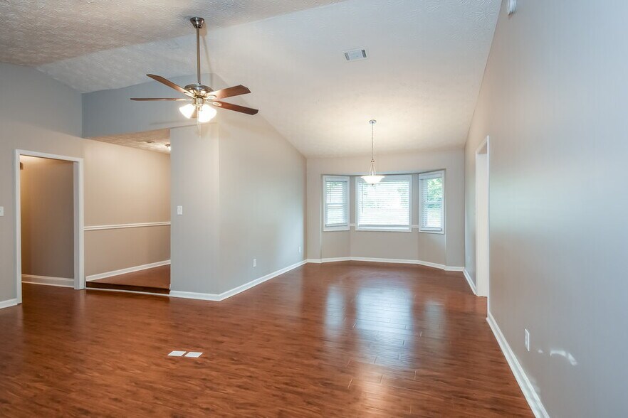 Building Photo - 4371 S Landing Dr
