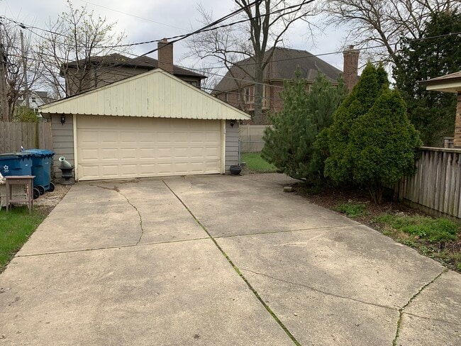Building Photo - 440 Ida Ln