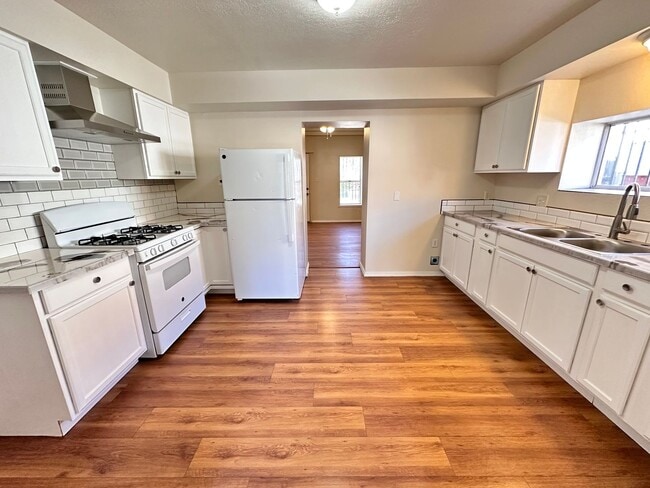 Building Photo - Located Near Downtown 2 Bedroom 1 Bathroom