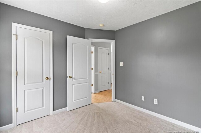 Building Photo - 111 Silverberry Ct