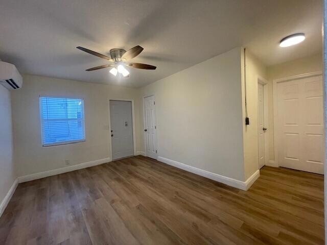 Building Photo - 304 N Tamarind Ave