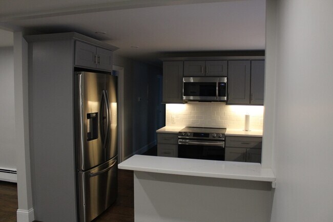 Building Photo - 2 Norman Ave