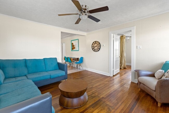 Building Photo - UNFURNISHED cozy private 2-bedroom, 2-bathroom home nestled in Winston-Salem