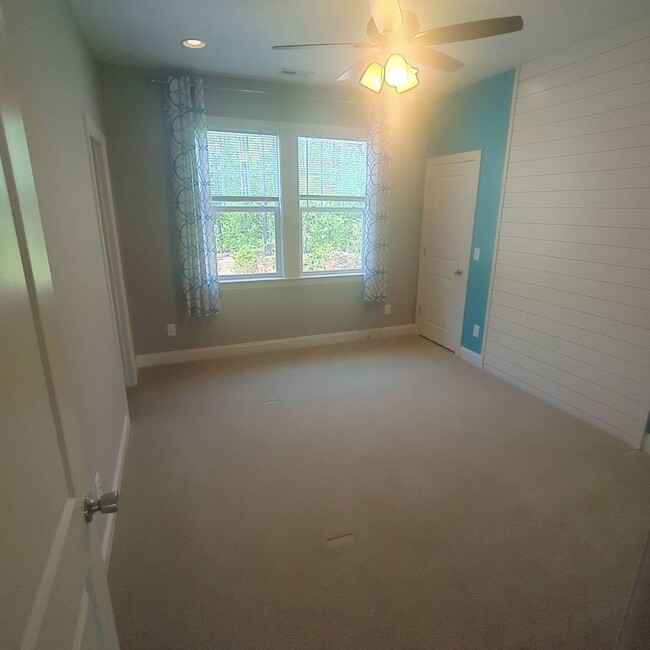 Building Photo - Beautiful 5 bed 4.5 bath in Holly Springs!