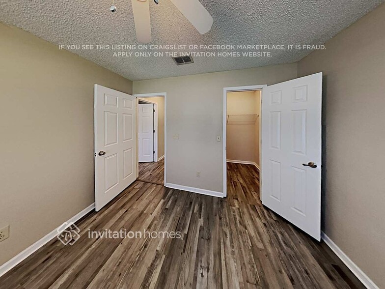 Building Photo - 1733 Red Cypress Dr