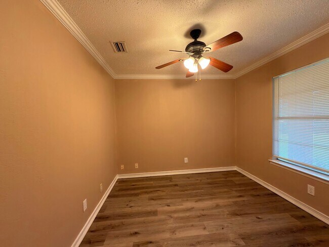 Building Photo - Brand-new flooring throughout the entire home