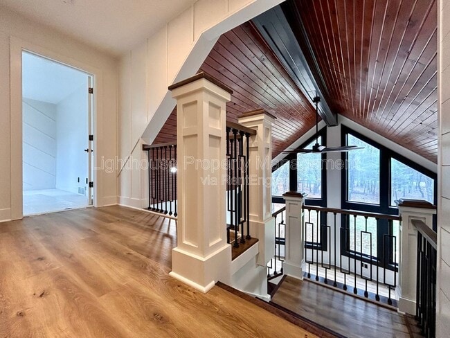 Building Photo - 1505 N Green Creek Rd