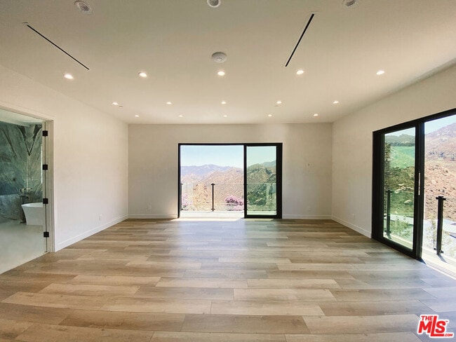 Building Photo - 1700 Cadenhorn Dr