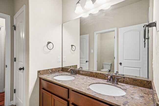 Building Photo - Bella Vista Rental - 5 Bedroom 3.5 bath!