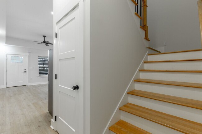 Building Photo - 1124 Garfield St