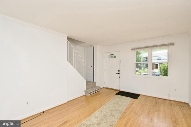 Building Photo - 5715 Fenwick Dr
