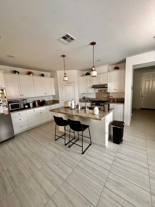 Building Photo - 11583 Kitetail Dr
