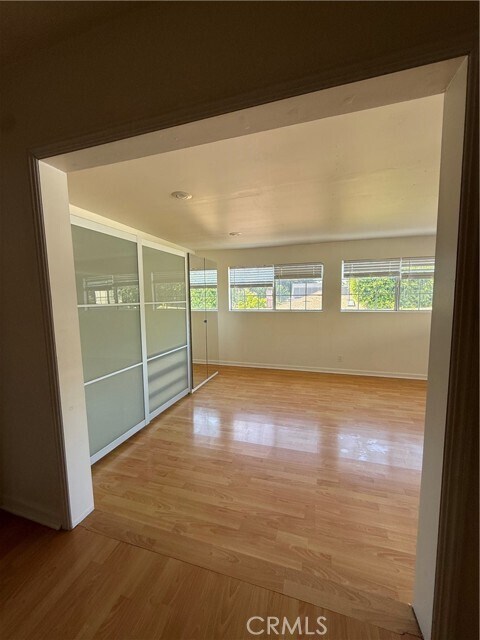Building Photo - 1317 W Alameda Ave