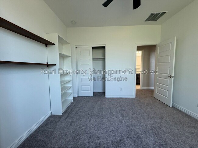 Building Photo - 5352 W Farmhand Dr