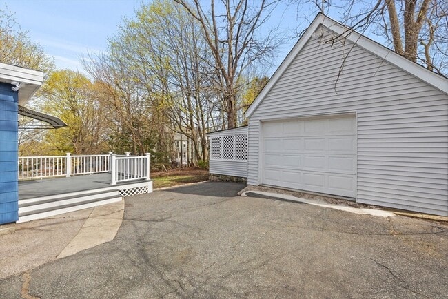 Building Photo - 5 Fells Ave