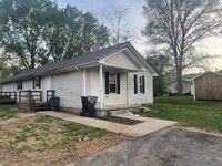 Building Photo - 4490 Woodstone Dr