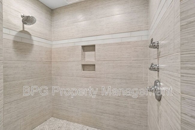 Building Photo - 15 Glenkirk Dr