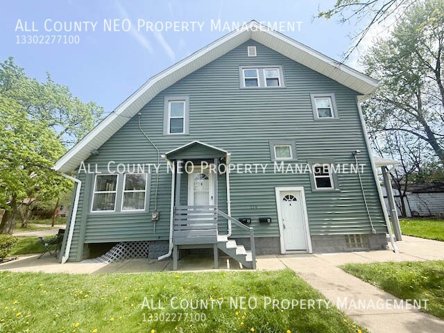 Building Photo - 126 E Mapledale Ave