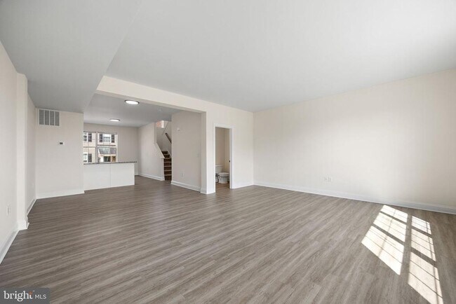 Building Photo - 615 Pony Ln