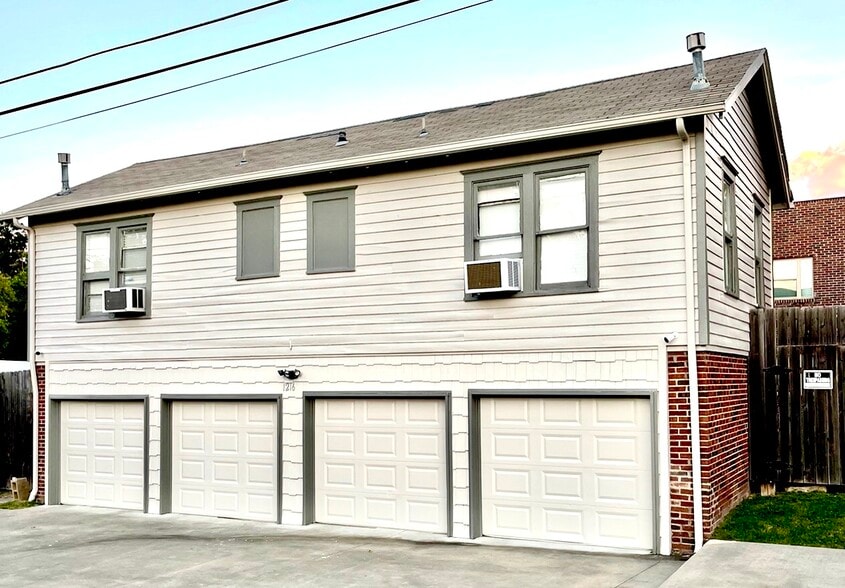 Building Photo - 1216 S Saint Louis Ave