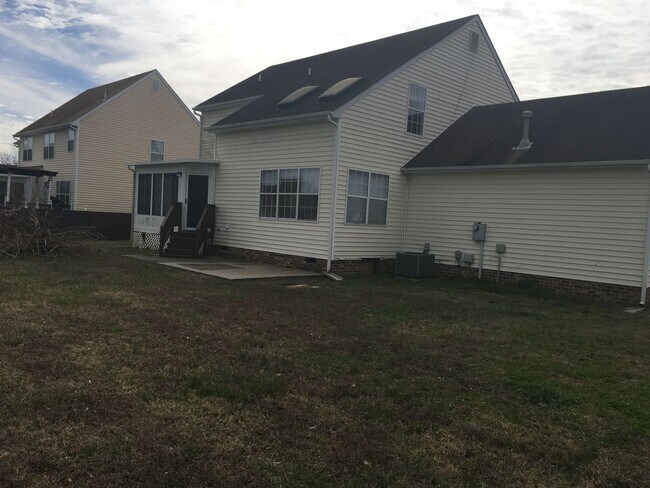 Building Photo - 1616 Fawcett Ln