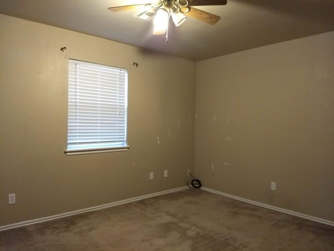 Building Photo - 202 Timbercrest Ct