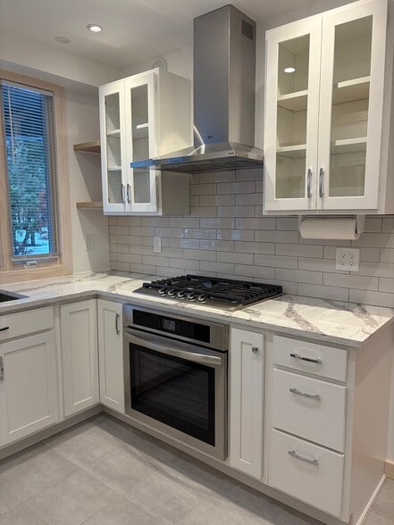 Building Photo - 25 Bogert Pl