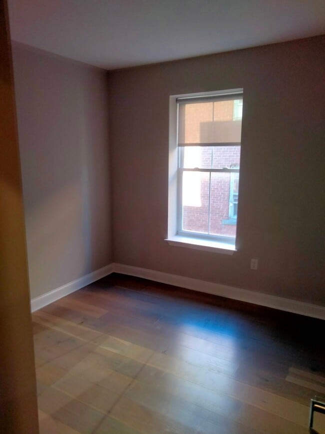 Building Photo - 57 Imlay St