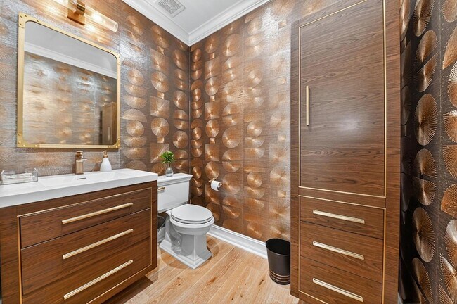 Building Photo - 121 Lily Ln