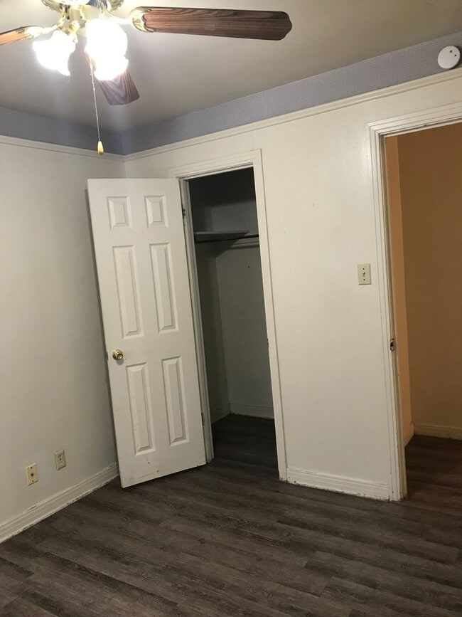 Building Photo - Available For Immediate Move-In! 2 Bedroom...