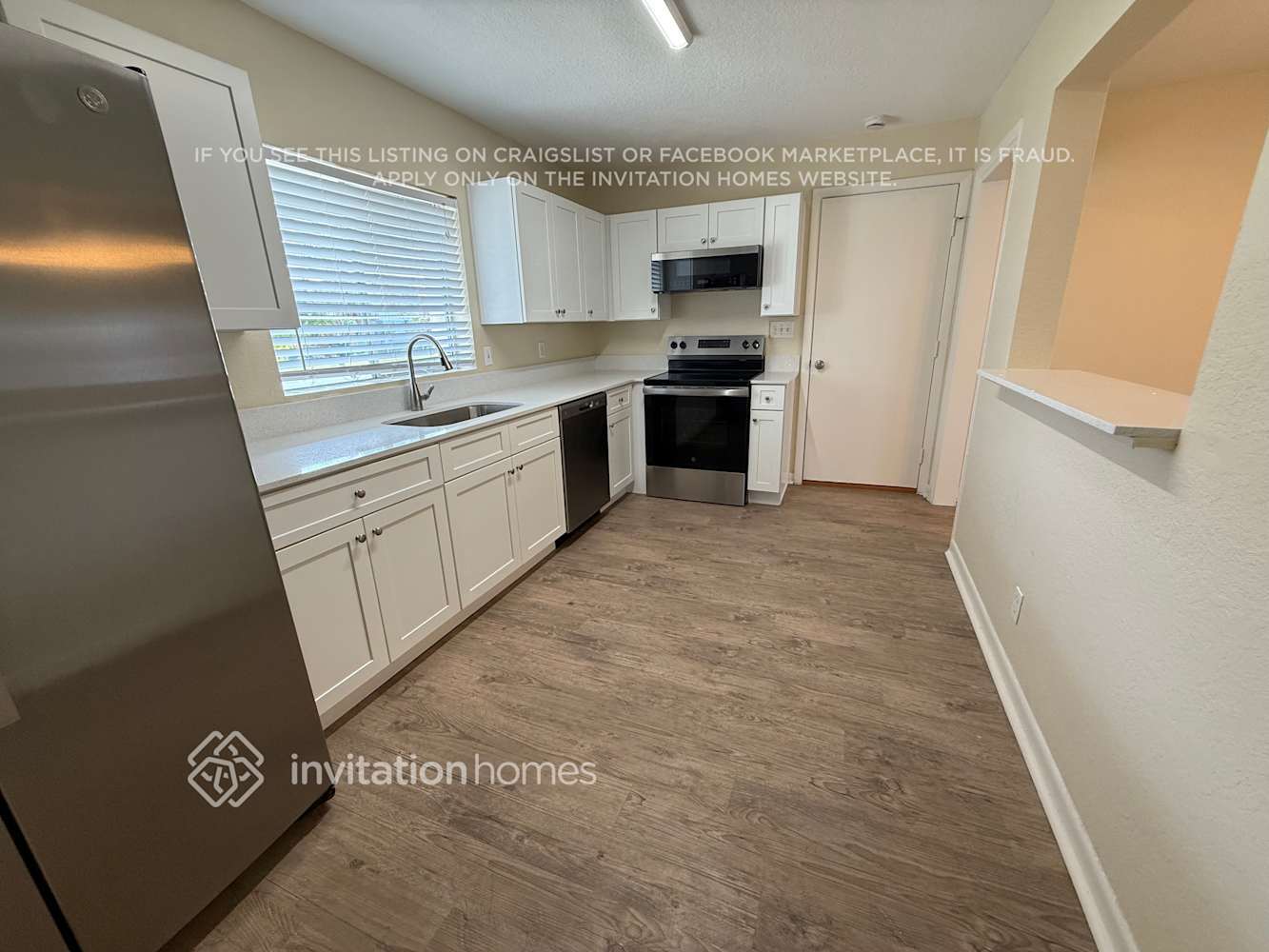 Building Photo - 3253 Little Sound Dr