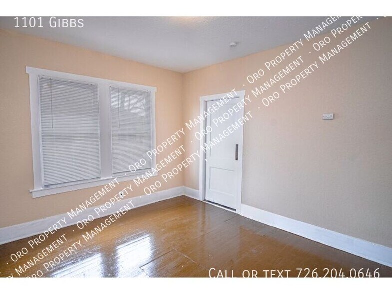 Building Photo - 1101 Gibbs-