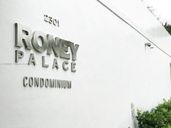 Building Photo - 2301 Collins Ave