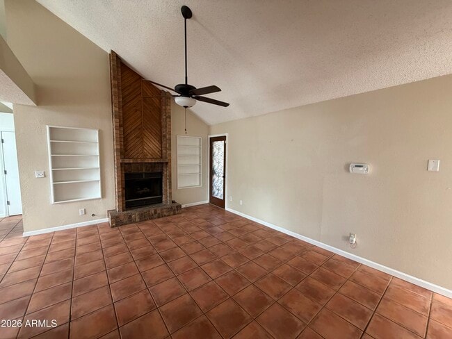 Building Photo - 1415 Plaza Seca