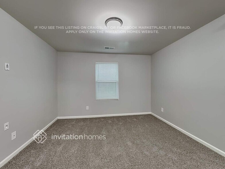 Building Photo - 915 Mathis Ave