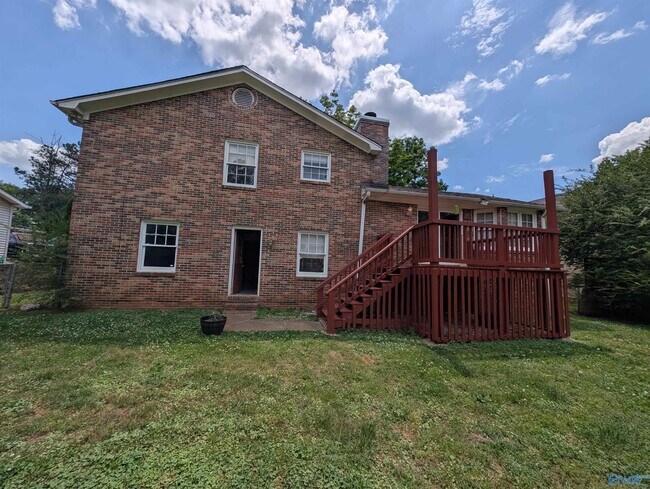 Building Photo - 1060 Sandy Springs Rd NW
