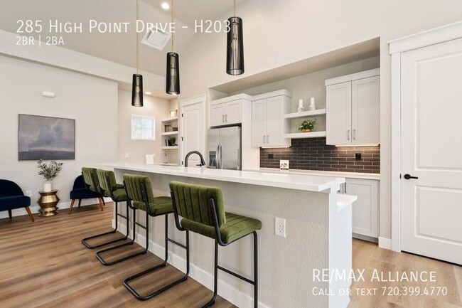 Building Photo - 285 High Point Dr