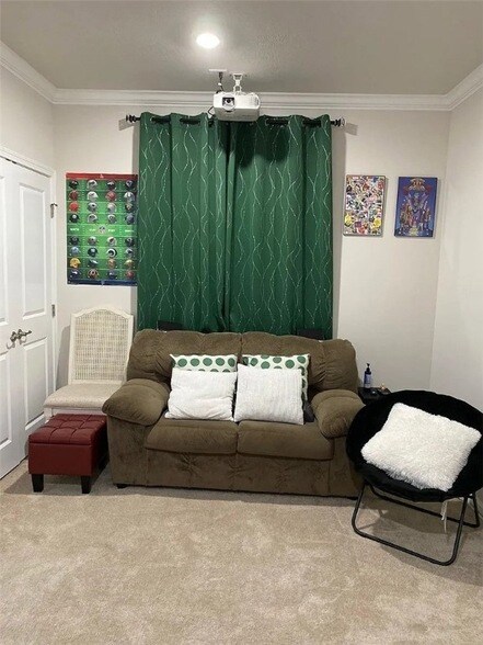 Building Photo - 2008 Hemlock Ln