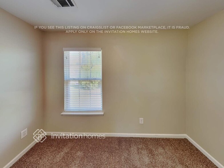 Building Photo - 2730 Englewood Dr