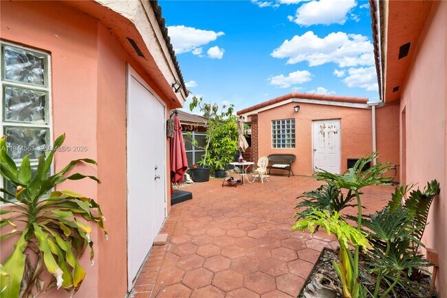 Building Photo - 14643 SW 51st St