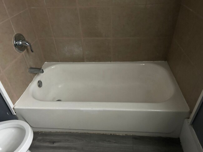 Building Photo - 12523 Forest Ave