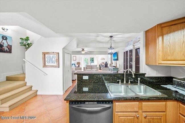 Building Photo - Satellite Beach/Indian Harbour Beach Townhouse