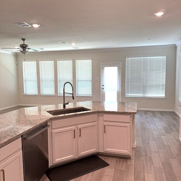 Building Photo - 15823 Vanderpool River Dr