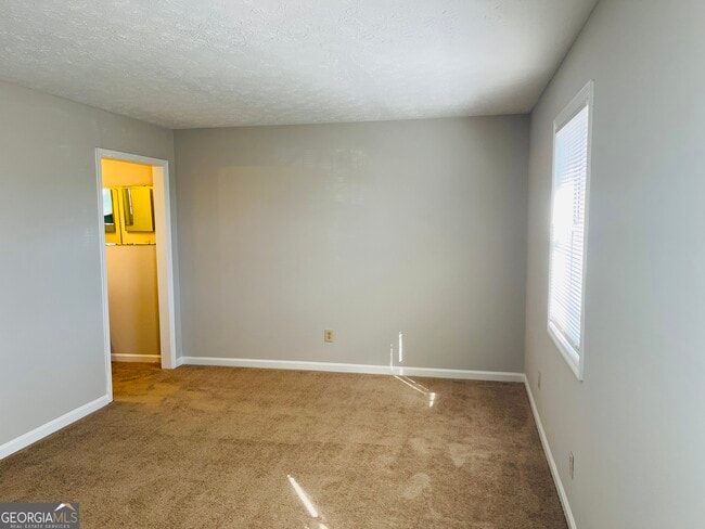 Building Photo - 1522 Paces Ferry N Dr SE