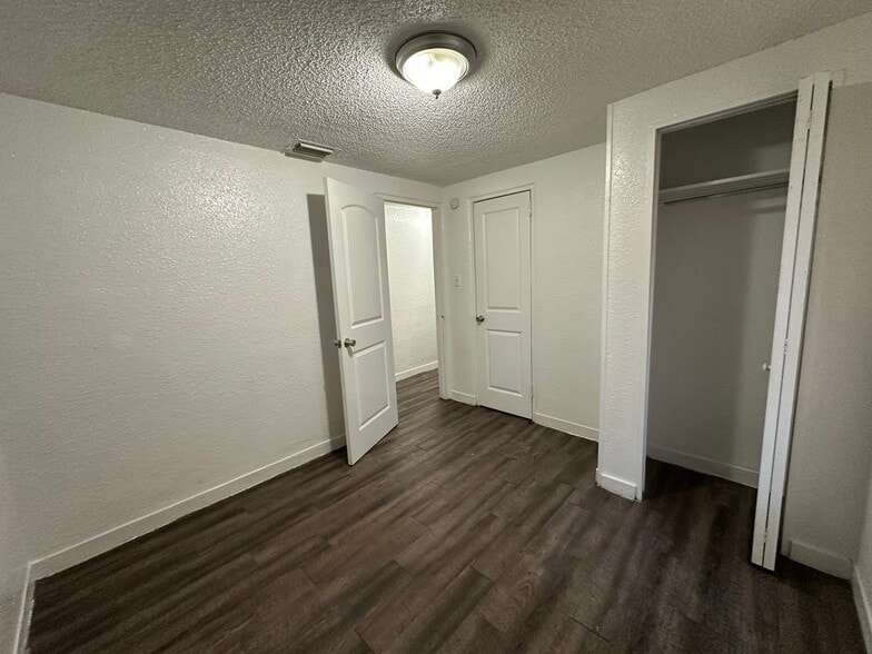 Building Photo - 1629 W 31st St