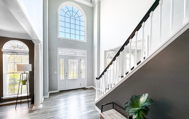 Building Photo - Absolutely gorgeous 4BD/3BA home in Charlo...
