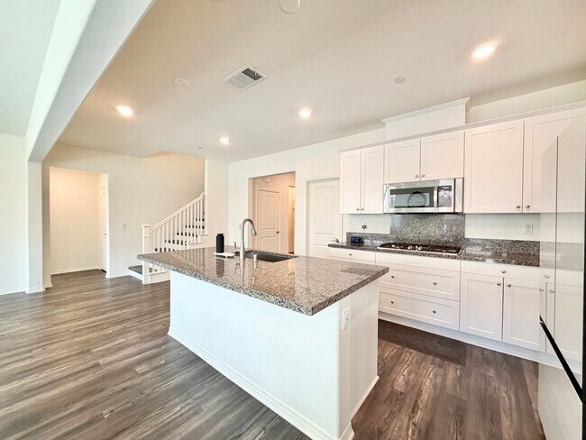 Building Photo - Spacious Heritage Lake Home with Solar & Main-Level Primary Suite